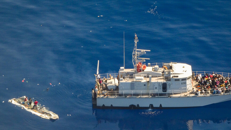 أثينا تتهم خفر السواحل التركي بدفع المهاجرين باتجاه اليونان