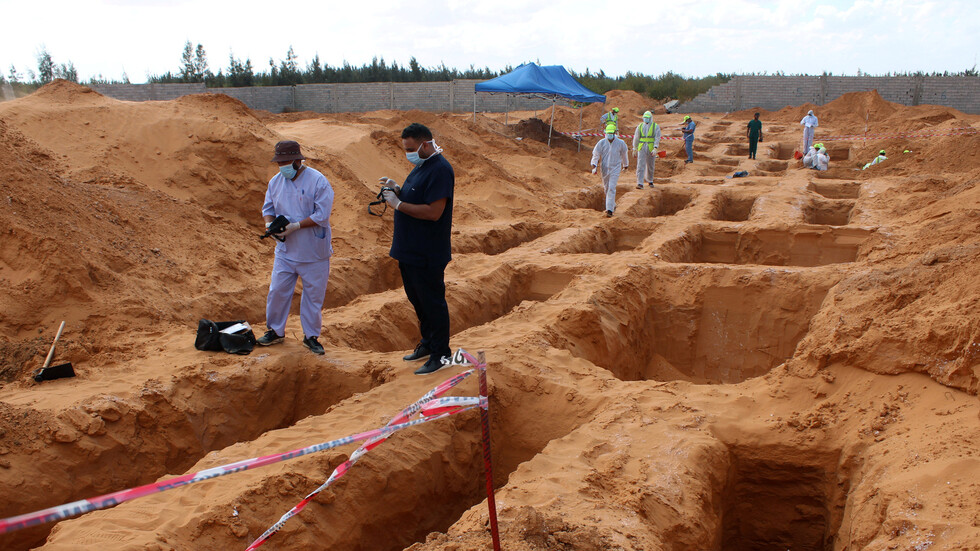 ليبيا.. انتشال 5 جثث مجهولة الهوية في بني وليد