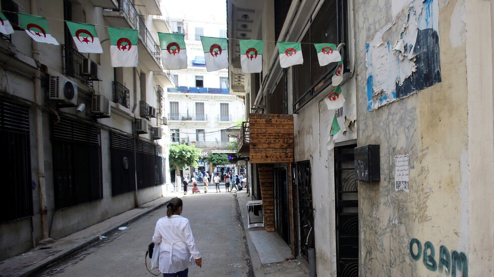 الجزائر.. ارتفاع عدد ضحايا انهيار منزل في العاصمة