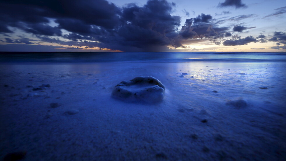 علماء: تغير المناخ قد يؤدي لإزالة بعض الدول الجزر من خريطة العالم