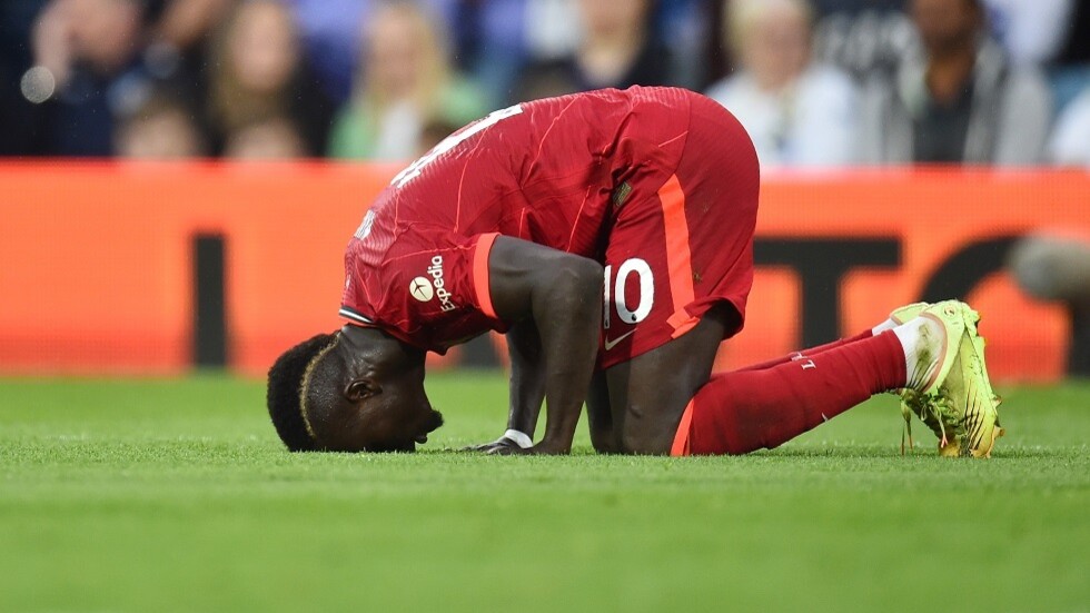 صدمة في ليفربول بعد تعرض ماني لإصابة قوية