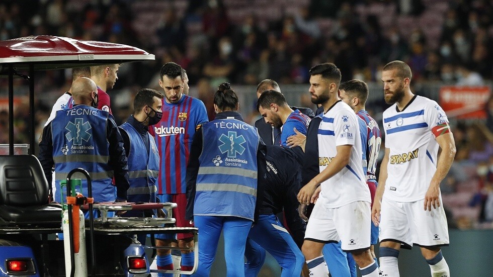 تقرير جديد صادم حول مستقبل مهاجم برشلونة أغويرو