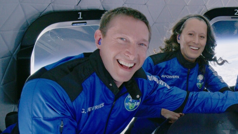 بعد أن سافر إلى الفضاء الشهر الماضي.. مصرع رجل أعمال أمريكي في تحطم طائرة