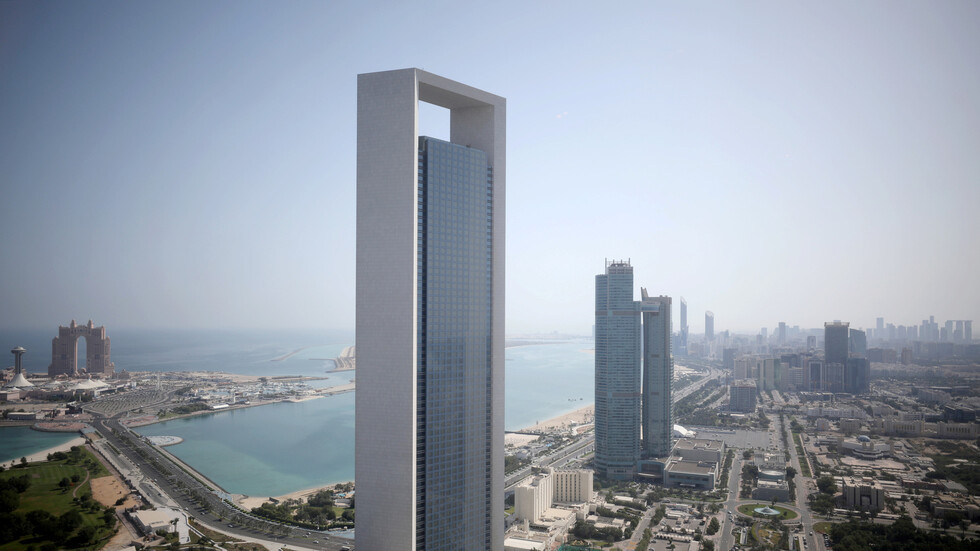 وفد أمريكي: الإمارات تدرك بأن المستقبل في الطاقة البديلة لا النفط