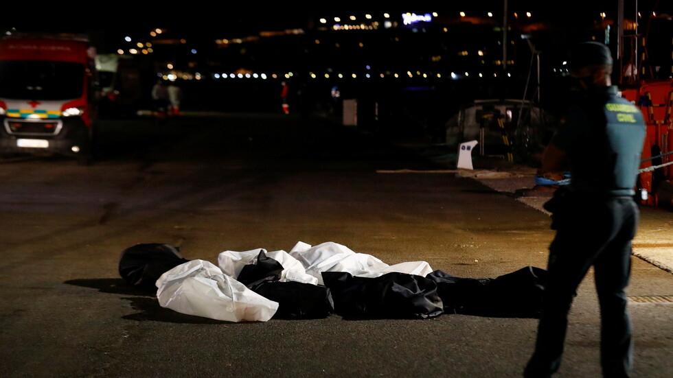 مقتل 8 مهاجرين بغرق قارب قبالة جزيرة كناريا الكبرى الإسبانية