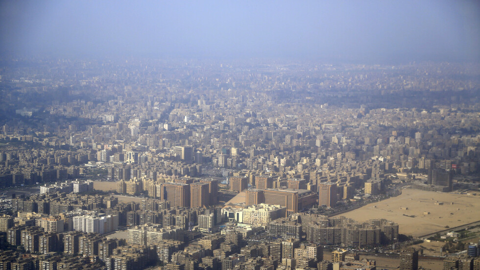 وسائل إعلام عبرية: مسؤول إسرائيلي بارز يزور مصر