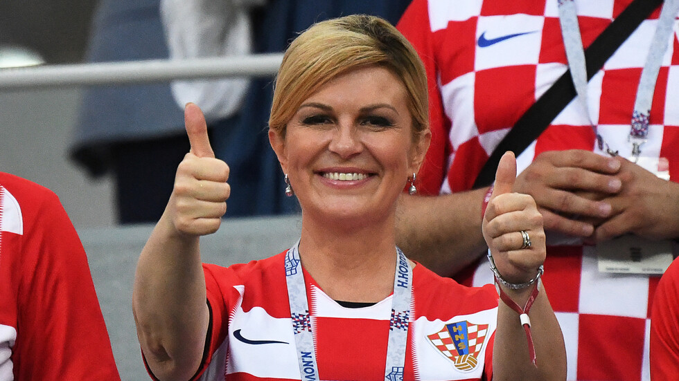 شاهد.. رئيسة كرواتيا السابقة تحتفي بتأهل منتخب بلادها إلى مونديال قطر