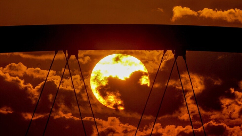 فلكية جدة: سماء السعودية والوطن العربي ستشهد تساقط زخة شهب "الأسديات" في هذا التوقيت