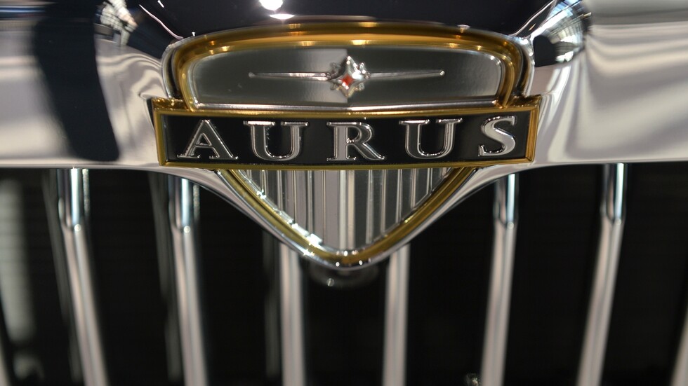 وزير روسي يتحدث عن صناعة طائرة 