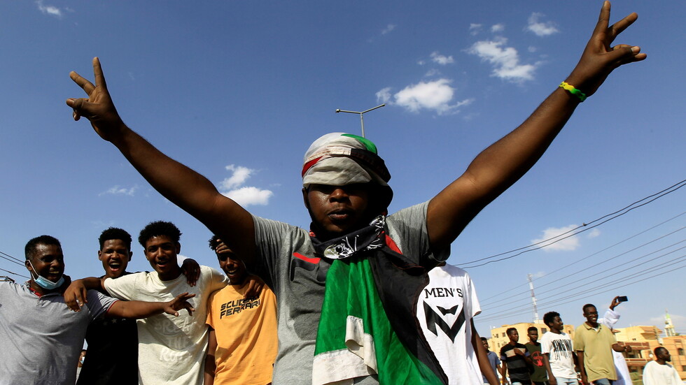 تجمع المهنيين السودانيين: لن نكون جزءا من أي دعوات للتسوية مع السلطة العسكرية