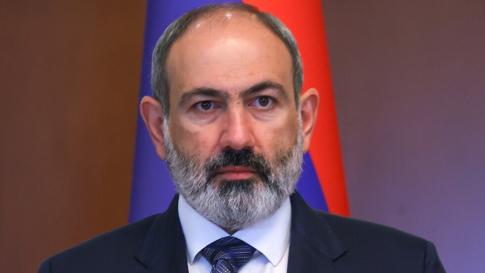 باشينيان يتهم القوات الأذربيجانية بالدخول إلى أراضي أرمينيا ويقيل وزير دفاعها