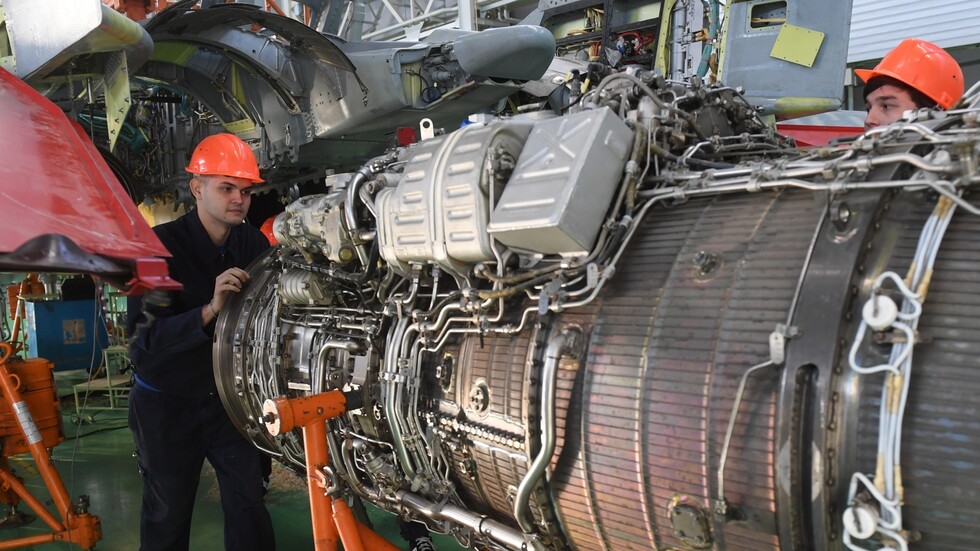 روسيا والإمارات تبحثان توسيع التعاون في مجال صناعة الطيران