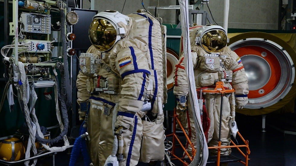 روسيا تحضّر طاقم الرحلة المأهولة القادمة إلى المحطة الفضائية
