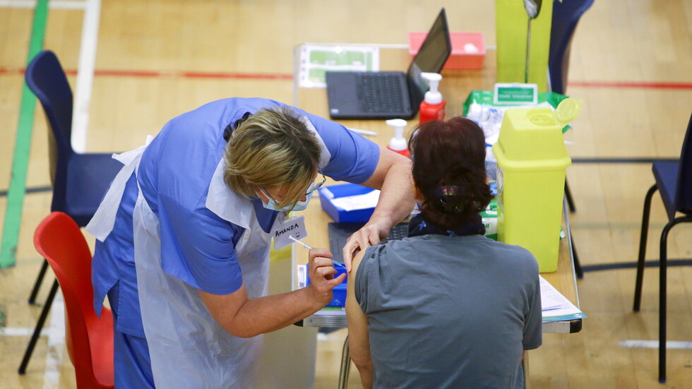 بريطانيا.. 214 وفاة و37243 إصابة جديدة بفيروس كورونا