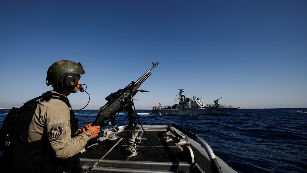 قناة إسرائيلية تكشف تفاصيل لحادث وصفته بالـ "مقلق" وقع في بحر غزة