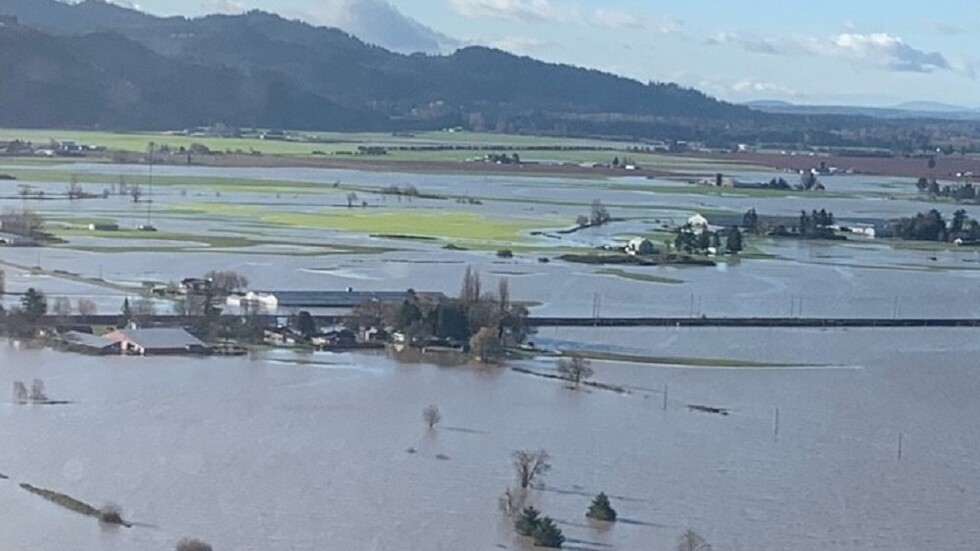 كندا.. مصرع امرأة في سيول وحلية عزلت فانكوفر عن بقية أنحاء البلاد