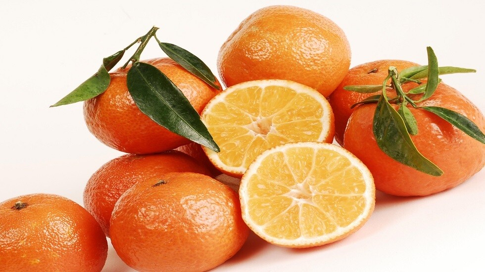 طبيبة تحدد الممنوعين من أكل اليوسفي