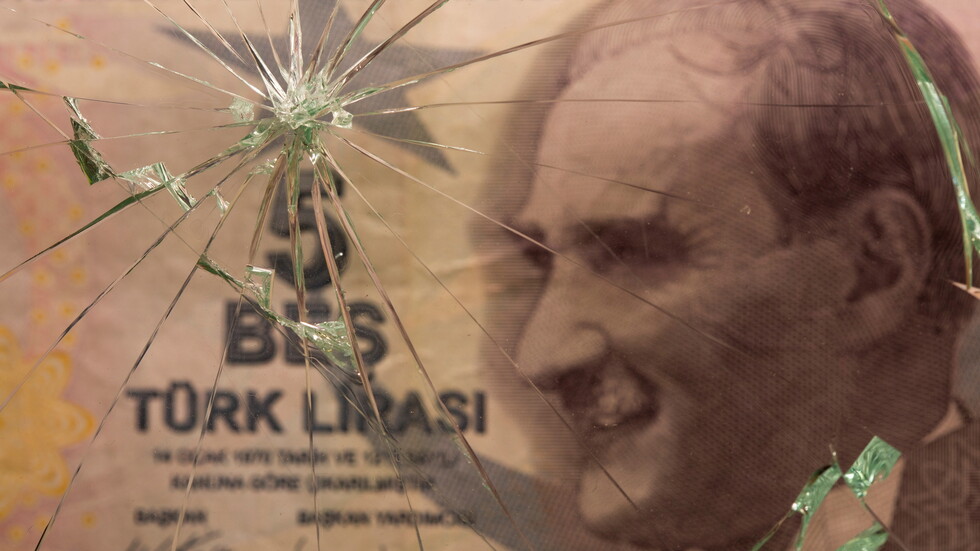 الليرة التركية تهبط إلى مستوى قياسي بعد تصريح لأردوغان