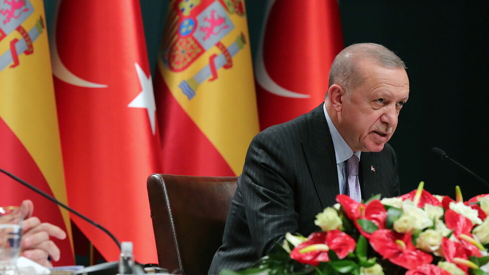 أردوغان: اتفقنا مع روسيا على عدم الإفصاح عن تفاصيل التصنيع المشترك لمنظومة "إس-400"