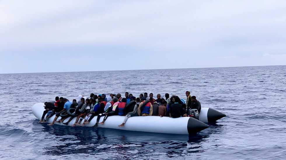 بالصور.. البحرية الليبية تنقذ عشرات المهاجرين