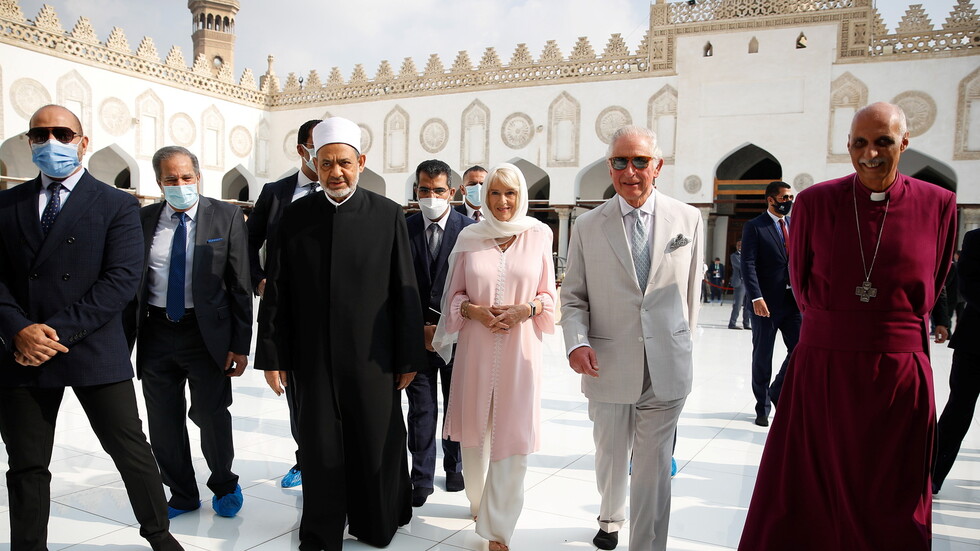 ولي العهد البريطاني وزوجته في جولة داخل الجامع الأزهر (صور+فيديو)