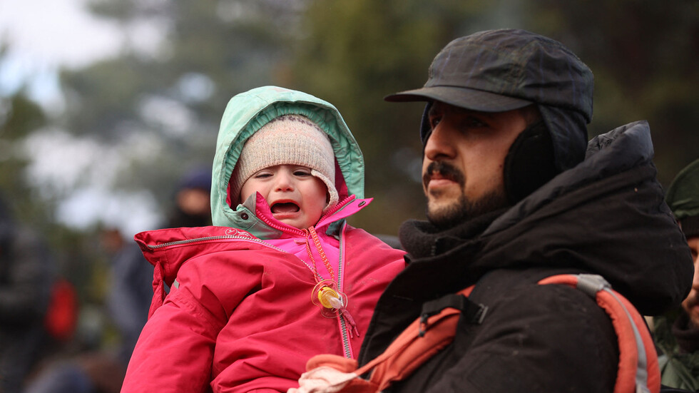 شاهد الحصص الغذائية اليومية للاجئين العالقين على حدود بيلاروس وبولندا..