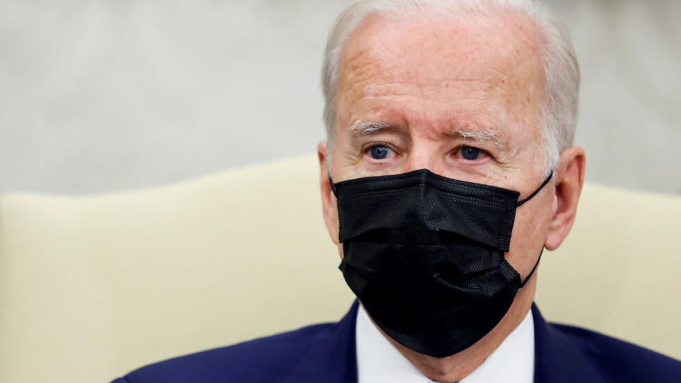 استطلاع يظهر تراجع نسبة الموافقة على أداء بايدن إلى 36%