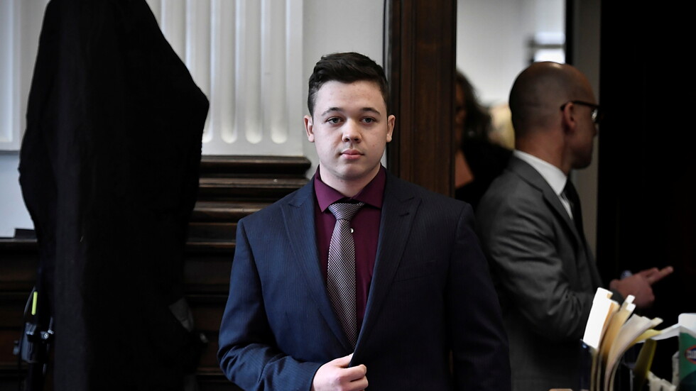 ترامب يهنئ الشاب ريتنهاوس بتبرئته من تهم قتل نشطاء BLM