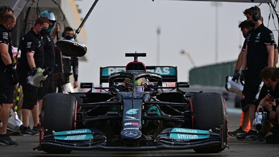 البريطاني هاميلتون يدعم مجتمع الميم بطريقته الخاصة (صورة)