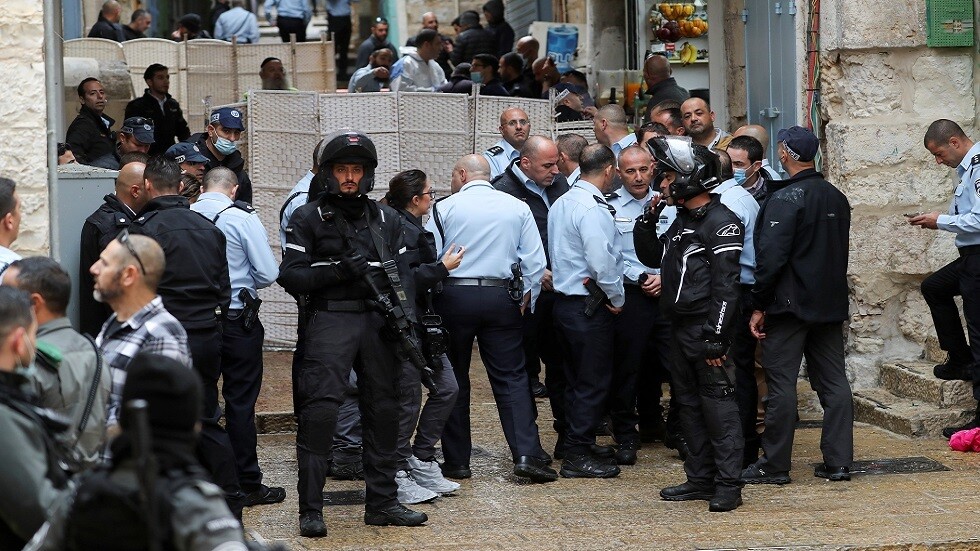 نشر صورة لمنفذ عملية باب السلسلة في القدس لحظة الهجوم