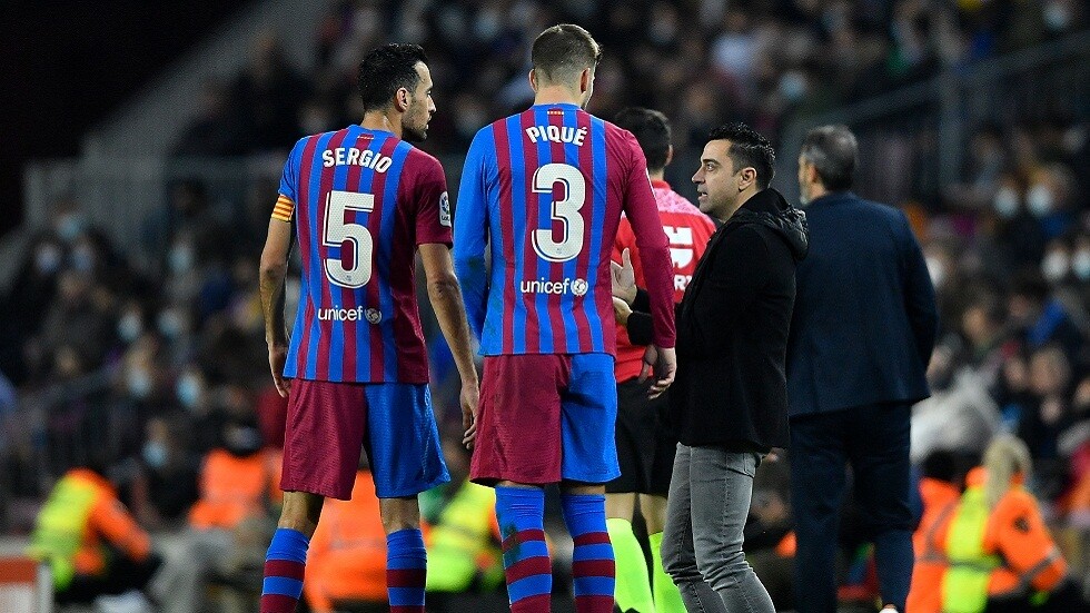 تشافي يعيد صخب الجماهير إلى مدرجات ملعب "الكامب نو"