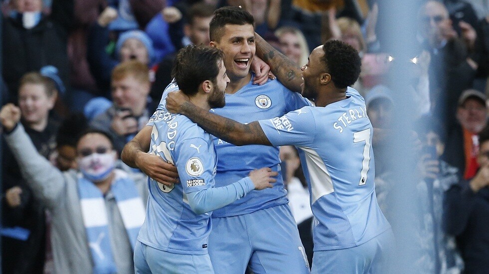 مانشستر سيتي يقسو على إيفرتون بثلاثية ويستعيد الوصافة من ليفربول