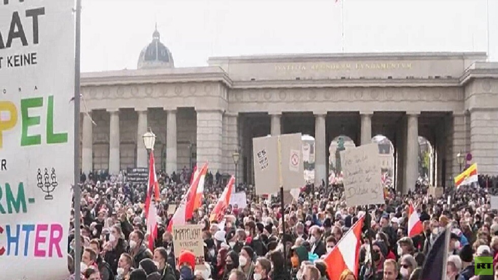 أوروبا تقرع جرس الإنذار مجددا بمواجهة كورونا