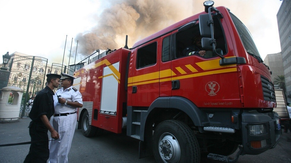مصر.. حريق يلتهم 28 سيارة في الإسكندرية