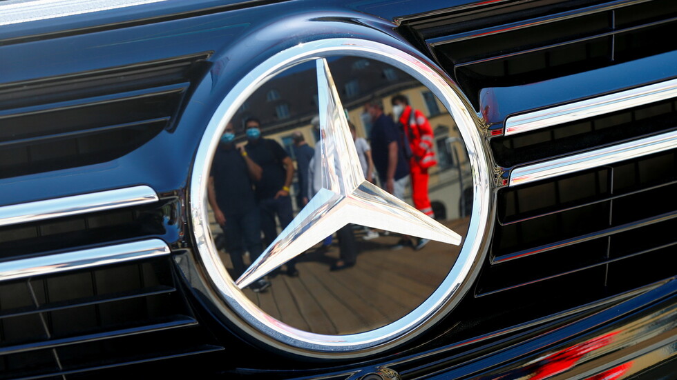 "جراء وجود خطر بالإصابة".. استدعاء نحو 1000 سيارة "مرسيدس" في السعودية