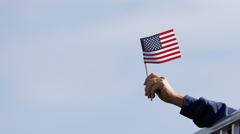 الولايات المتحدة تحذر مواطنيها من السفر إلى ألمانيا والدنمارك بسبب ارتفاع إصابات بكورونا