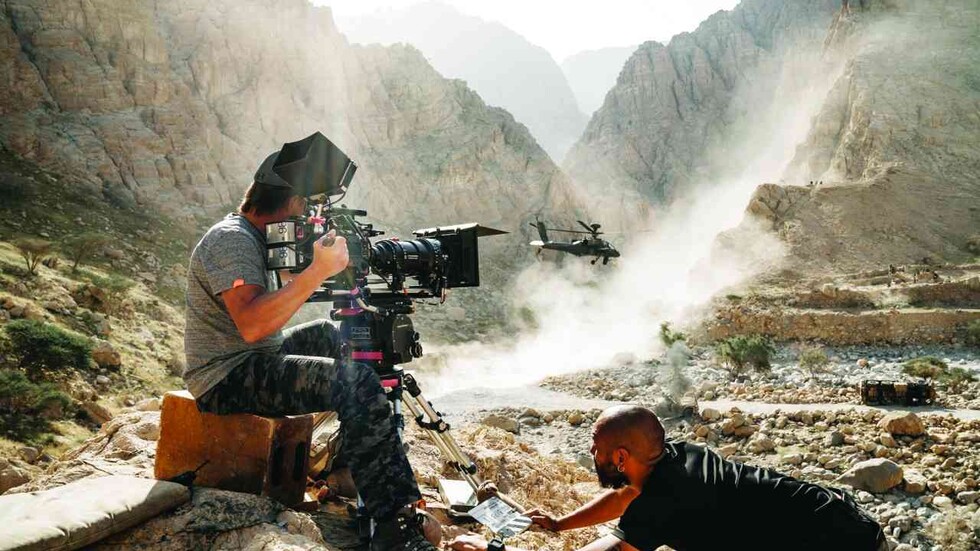 فيلم "الكمين" الإماراتي.. أمير سعودي يعلق وضجة في مواقع التواصل وسط بكاء في العرض الأول (فيديو)