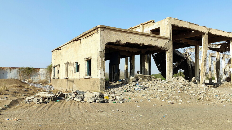 "أنصار الله": غارة التحالف دمرت مصنعا في صنعاء مملوكا لمواطن سوري