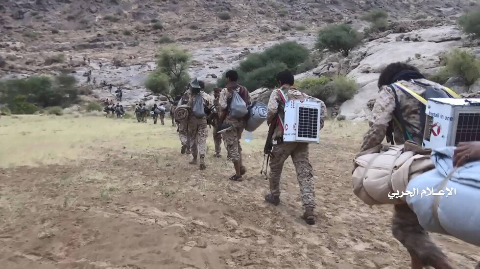 التلفزيون السعودي ينشر فيديو لحوثيين يختبرون منظومة جوية على طائرة تابعة للأمم المتحدة