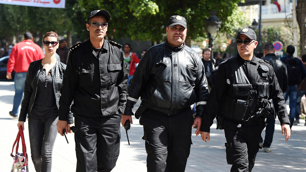 الأمن التونسي يعتقل 4 شباب بتهمة اغتصاب قاصر في حديقة عامة