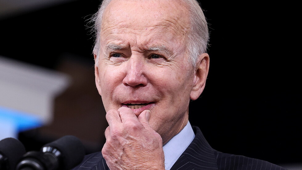 بايدن في عثرة لسان جديدة: "انتهى الاقتباس"!