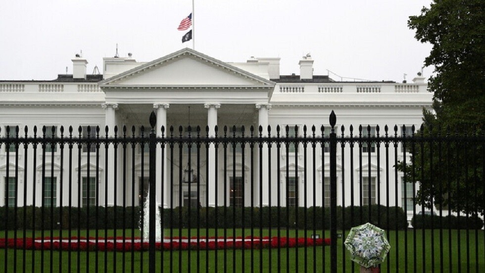 بايدن يختار سيدتين لقيادة مكتب الميزانية بالبيت الأبيض