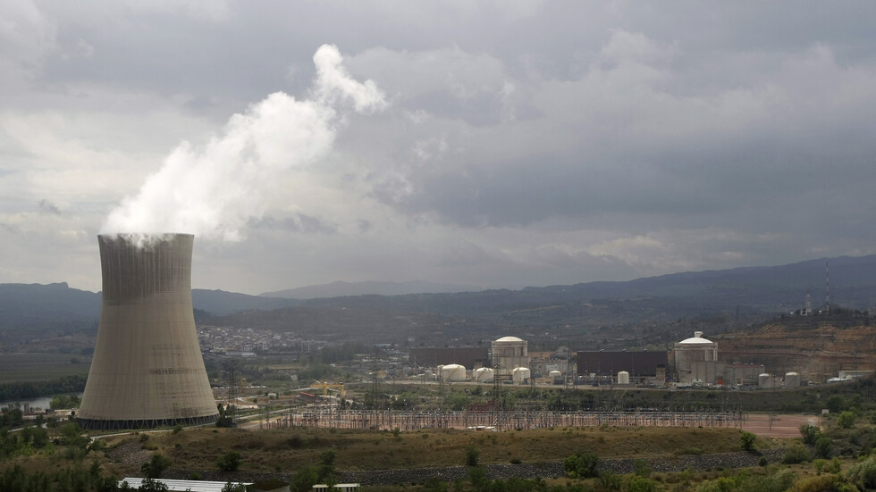 إسبانيا.. مقتل شخص وإصابة 3 آخرين إثر تسرب ثاني أكسيد الكربون في محطة نووية