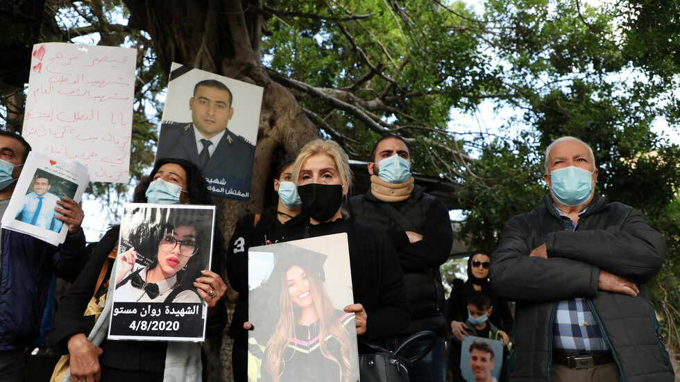 لبنان.. وقفة تضامنية لأهالي ضحايا انفجار مرفأ بيروت مع القاضي بيطار