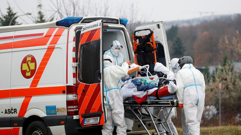 حكومة التشيك تقرر إعلان حالة الطوارئ على خلفية الانتشار غير المسبوق لكورونا