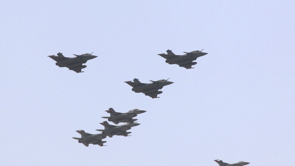 فرنسا ترفع شكوى بشأن "انتهاك سرية الدفاع" بعد تسريبات عن مهمة في مصر