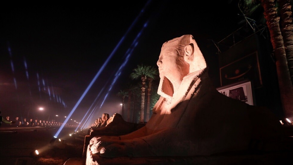 المشرف على مشروع طريق الكباش: عثرنا على اشغالات رومانية.. وقبر الطفلة تكلا