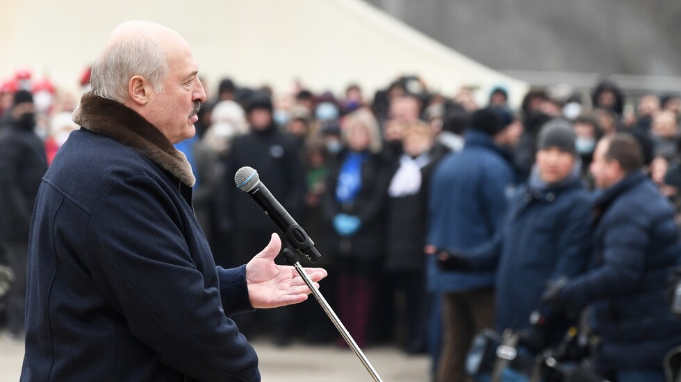 لوكاشينكو للمهاجرين عند حدود بيلاروس مع بولندا: التوجه غربا حقكم وإذا تمكنتم من العبور فامشوا!