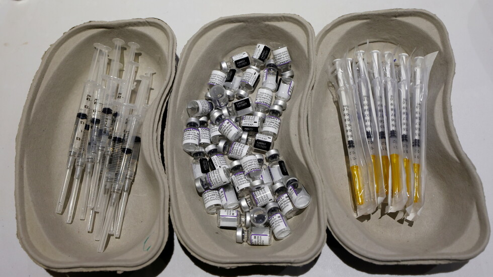 شركتا "BioNTech" و"Pfizer" تبحثان متحورا جديدا لفيروسي كورونا