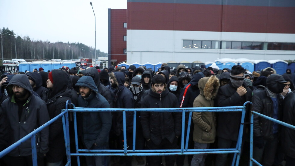 الثلوج تفاقم معاناة المهاجرين عند الحدود البيلاورسية-البولندية (فيديوهات+صور)